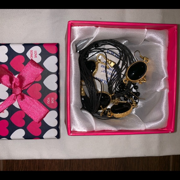 Black onyx stone set in Gold tone - Picture 6 of 6